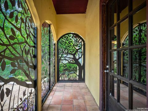 18111 Lake Shore Helotes TX 78023