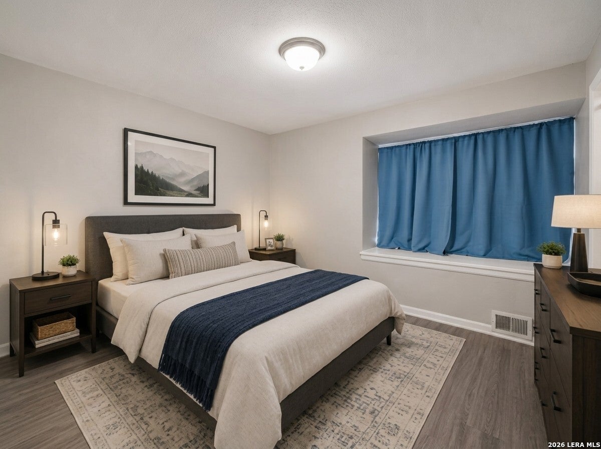 1221 W Hopkins 2