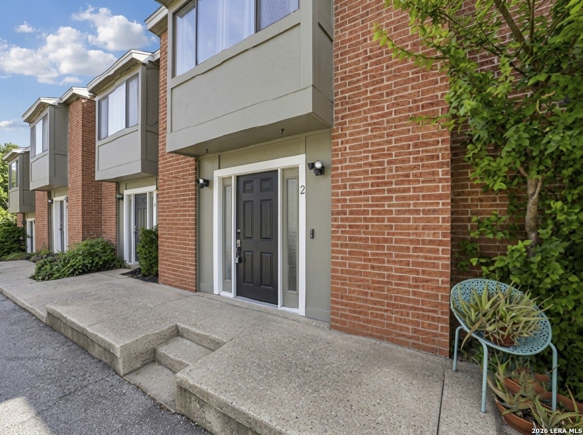 1221 W Hopkins 2
