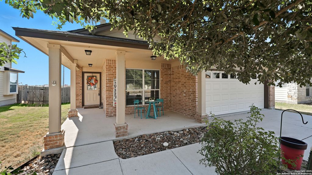 Photo of 734 Wolfeton Way, New Braunfels, TX 78130 (MLS # 1921779)