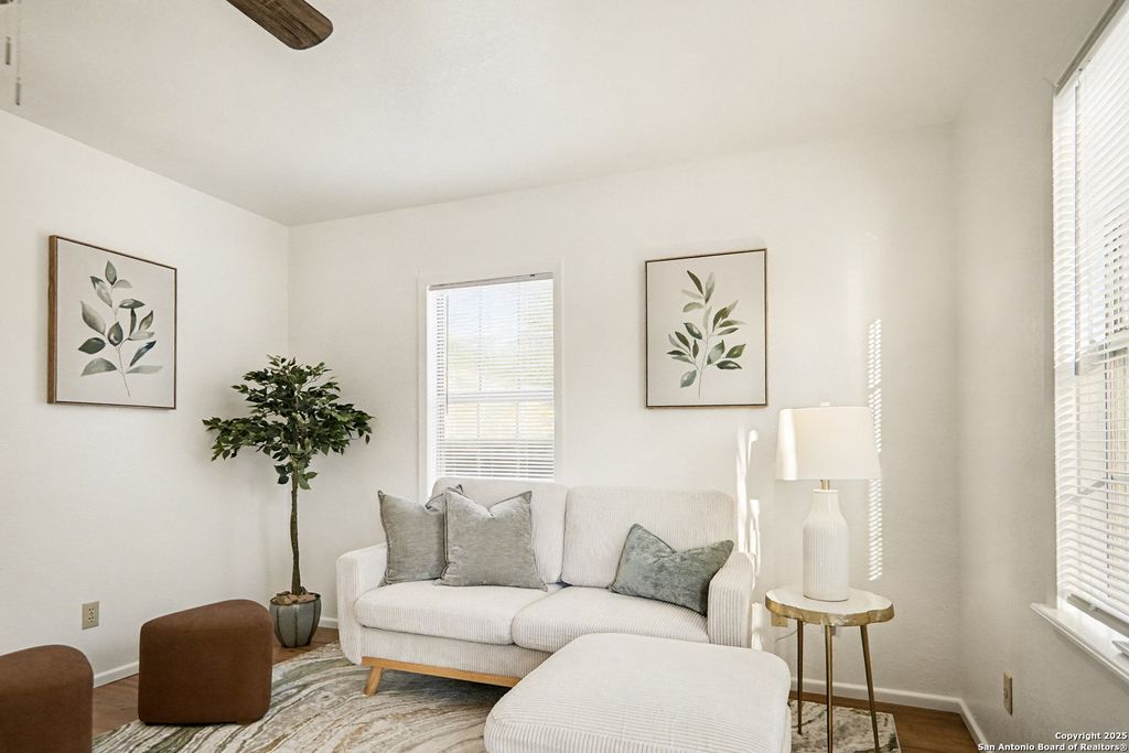 Photo of 736 Salinas, Seguin, TX 78155 (MLS # 1906809)