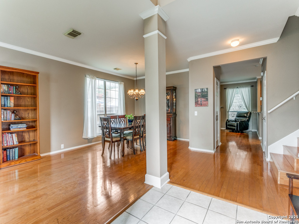 2115 Encino Breeze