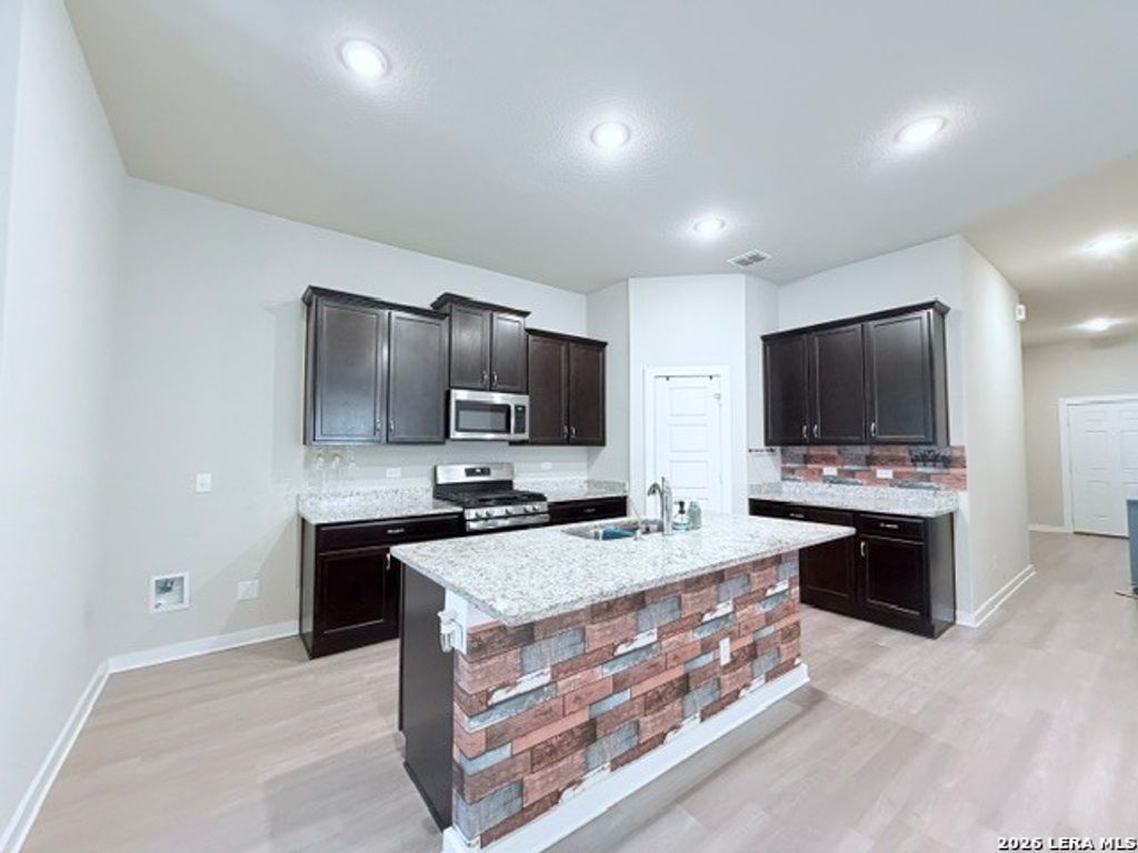 Photo of 10739 Rosalina Loop, Converse, TX 78109 (MLS # 1992484)