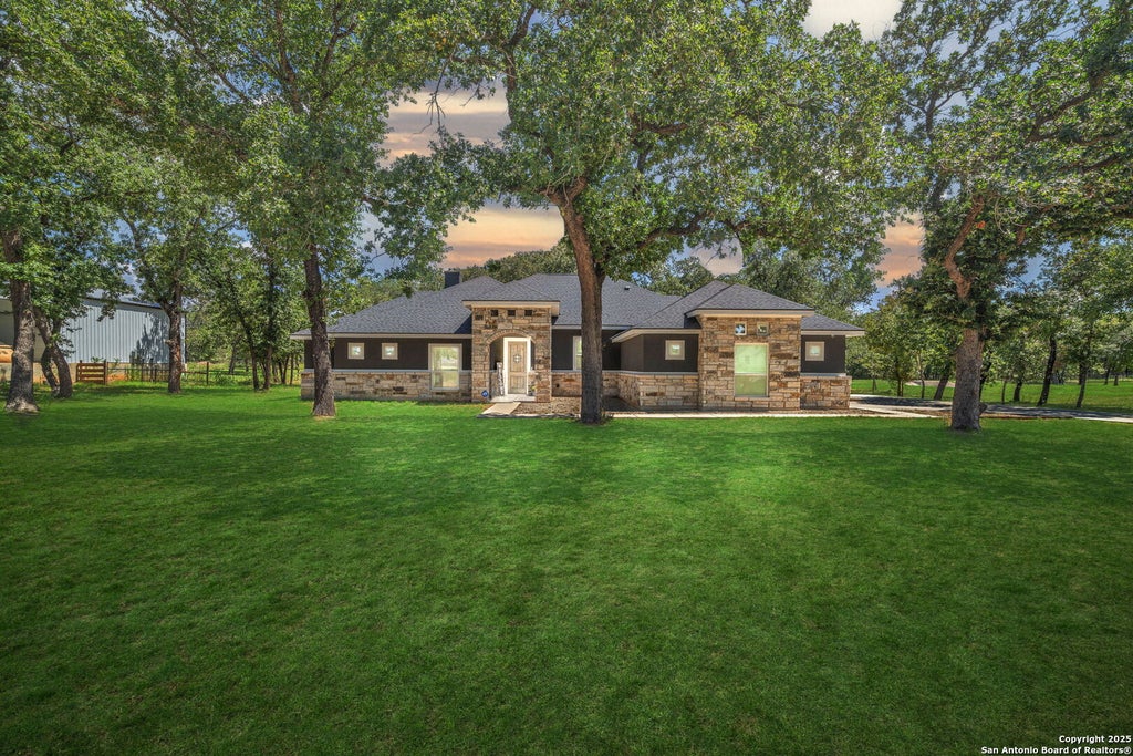 Photo of 221 Cibolo Ridge Dr, La Vernia, TX 78121 (MLS # 1893284)