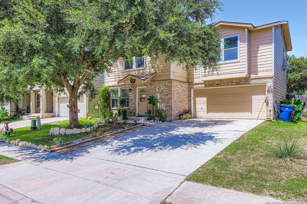 Photo of 600 Gatewood Briar, Cibolo, TX 78108 (MLS # 1885392)