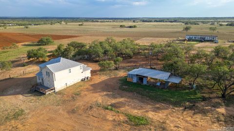 A home in Floresville