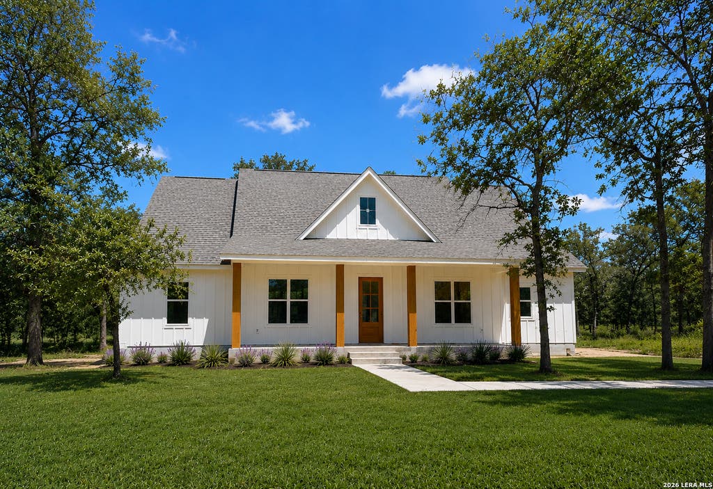 Photo of 116 Pinot Pl, La Vernia, TX 78121 (MLS # 1970351)