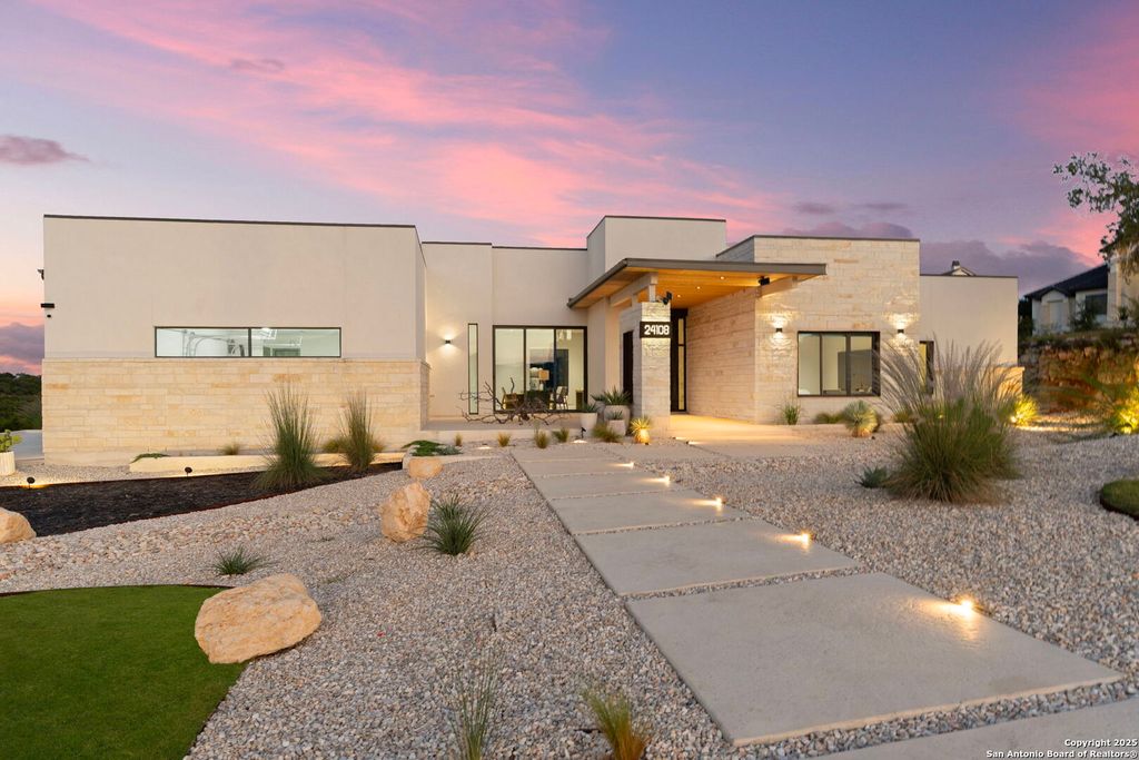 Photo of 24108 Tres Arroyos, San Antonio, TX 78255 (MLS # 1918525)