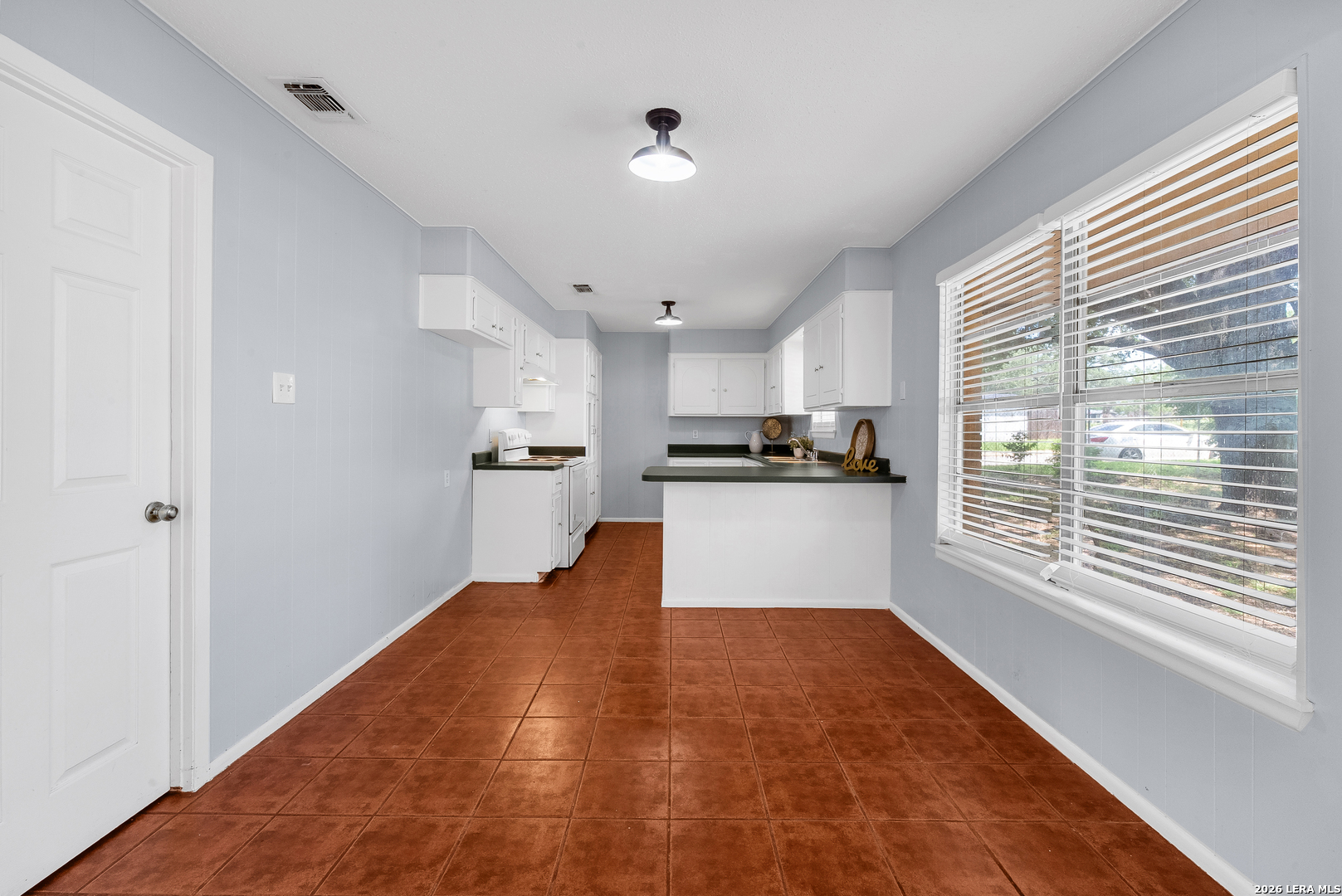 1305 E Colorado