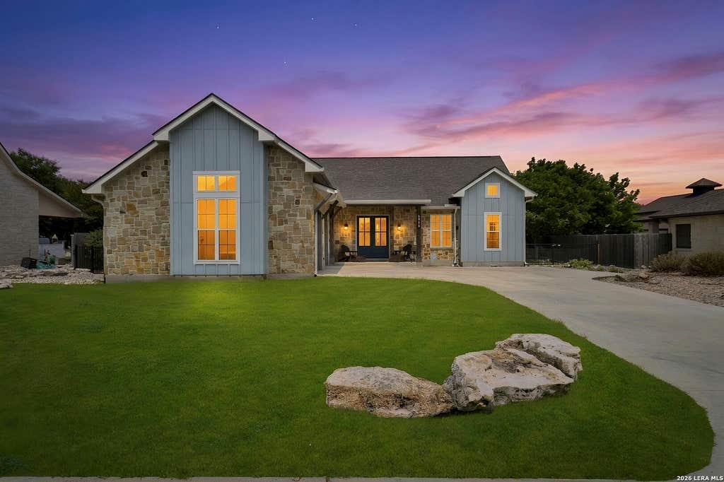 Photo of 1916 SUMMIT TOP DR, Kerrville, TX 78028 (MLS # 1962067)