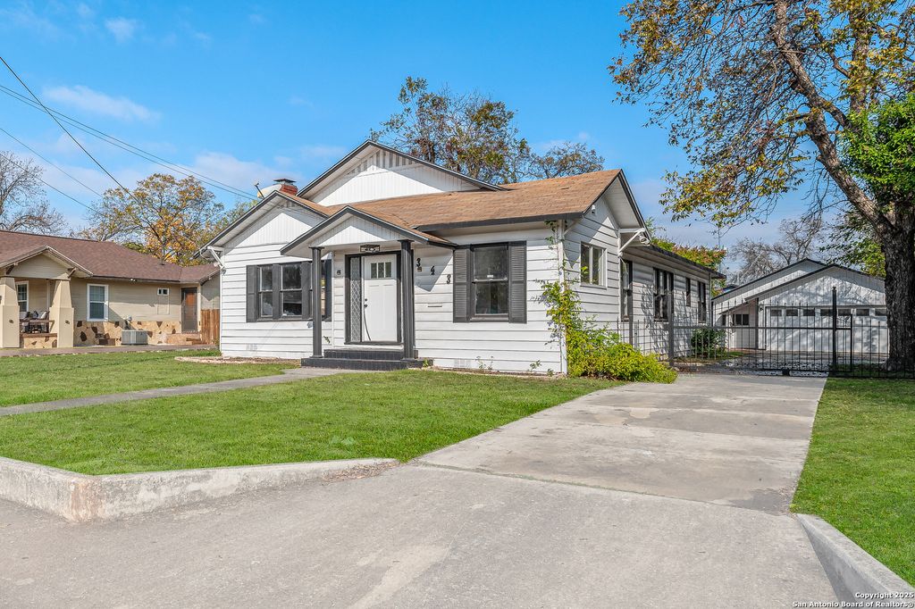 Photo of 343 Canton, San Antonio, TX 78202 (MLS # 1928768)