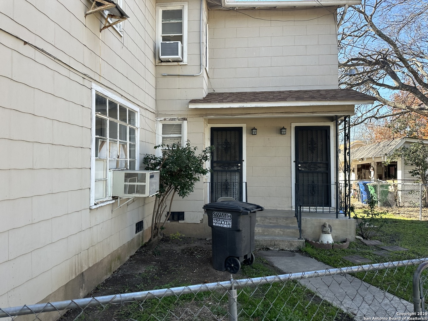 2039 W MULBERRY AVE