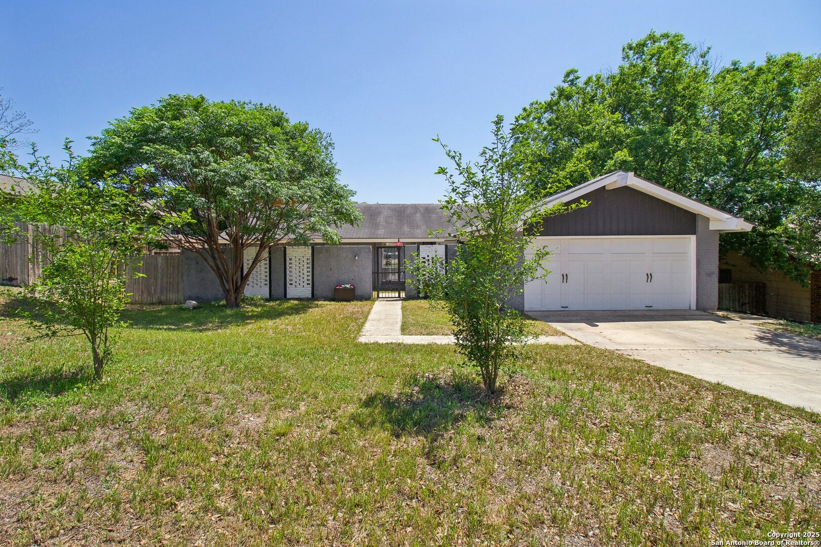 7810 Village oak