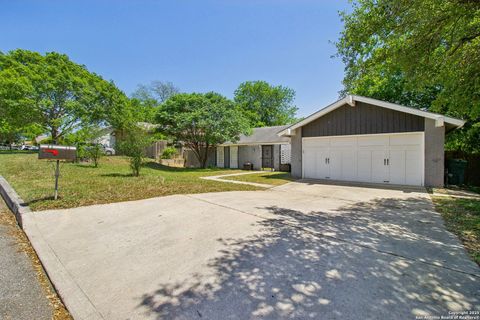 7810 Village oak Live Oak TX 78233