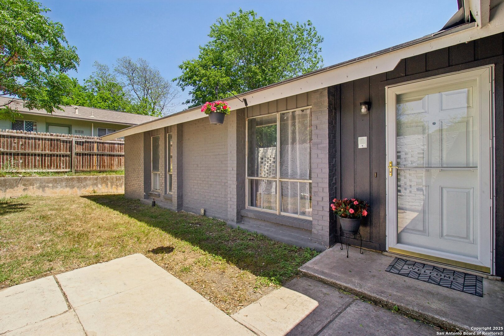 7810 Village oak