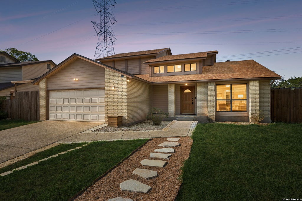 Photo of 2127 Oak Bnd, San Antonio, TX 78259 (MLS # 2015041)
