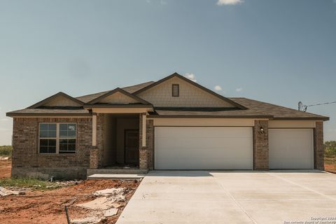 A home in Floresville