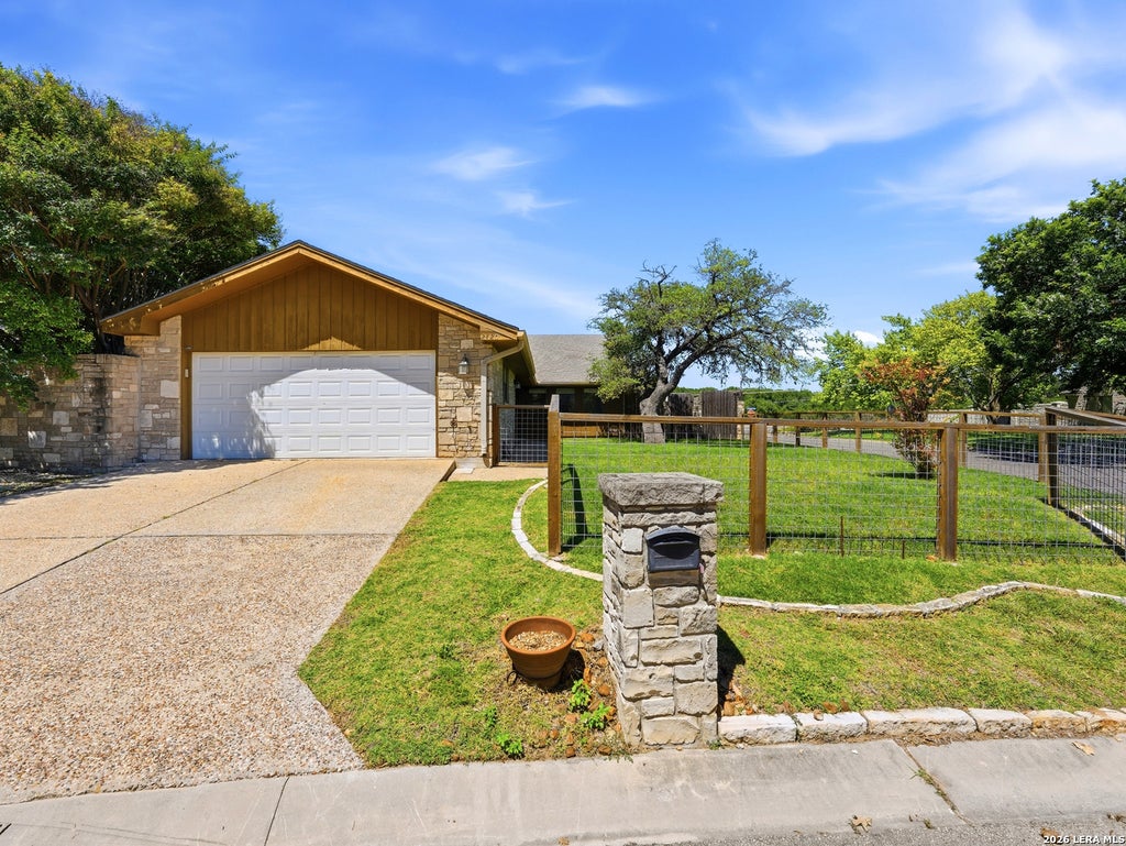 Photo of 2420 Birkdale Ln, Kerrville, TX 78028 (MLS # 1993593)