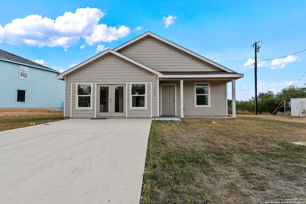 Photo of 100 Vista View, Floresville, TX 78114 (MLS # 1910912)