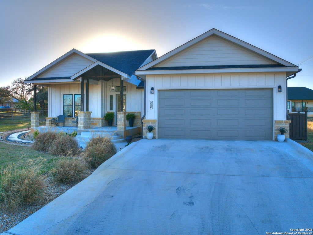 Photo of 218 Edgewood Cir, Bandera, TX 78003 (MLS # 1912733)