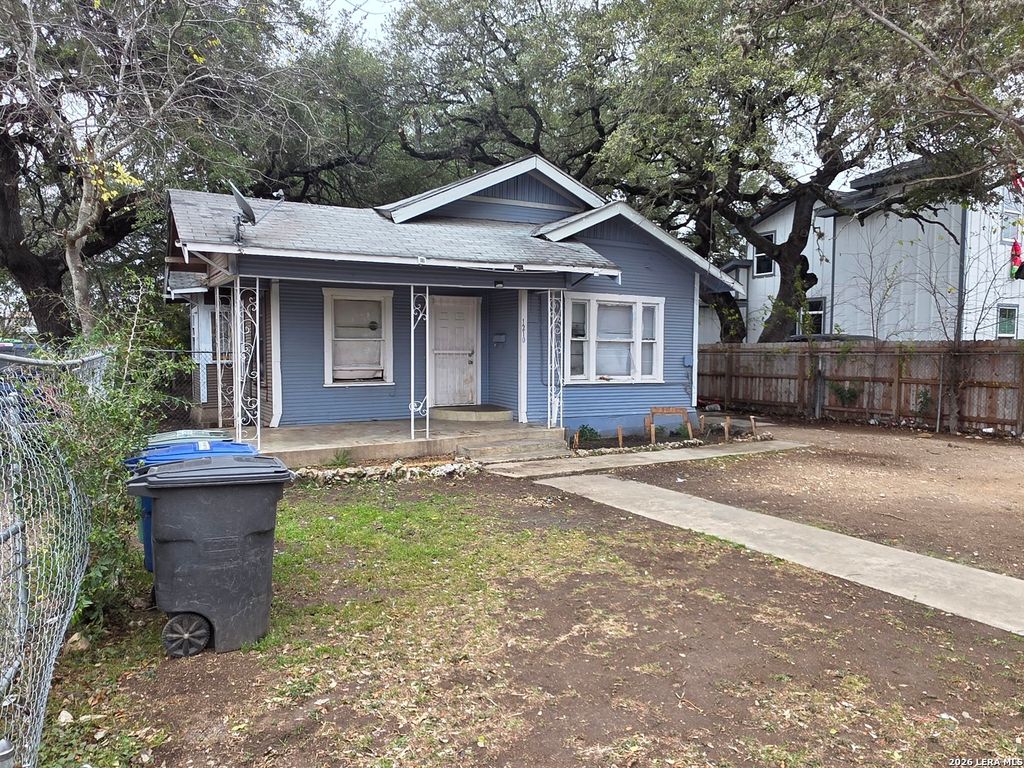 Photo of 1210 S Walters, San Antonio, TX 78210 (MLS # 1936544)