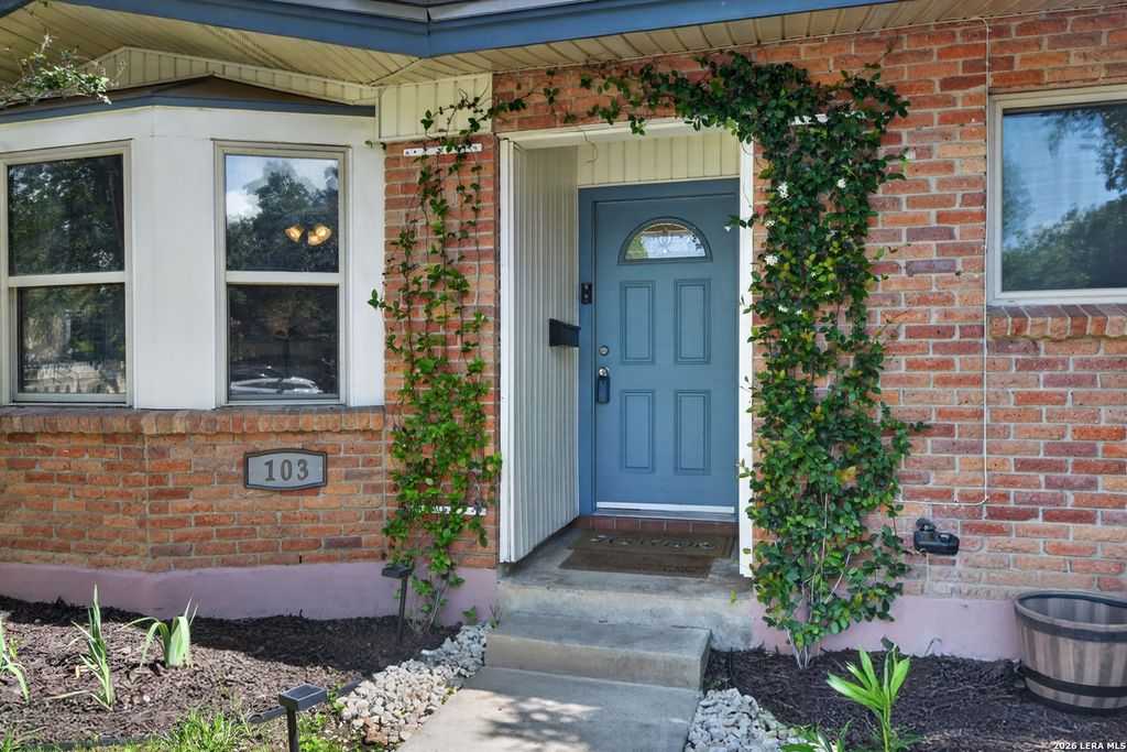 Photo of 103 NORTHRIDGE DR, San Antonio, TX 78209 (MLS # 1991252)