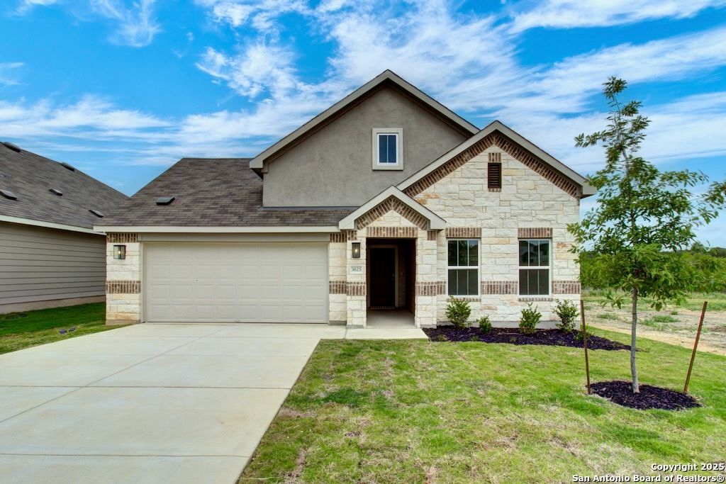 Photo of 960 Tornado Ridge, New Braunfels, TX 78130 (MLS # 1929744)
