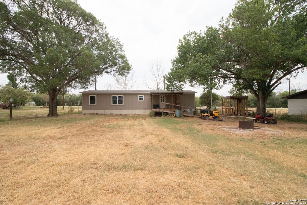 Photo of 19545 FM 463, Devine, TX 78016 (MLS # 1898915)