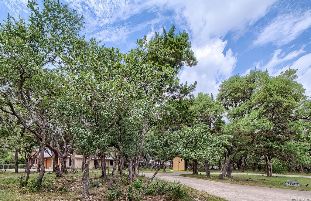 Photo of 25627 DULL KNIFE TRL, San Antonio, TX 78255 (MLS # 1966956)