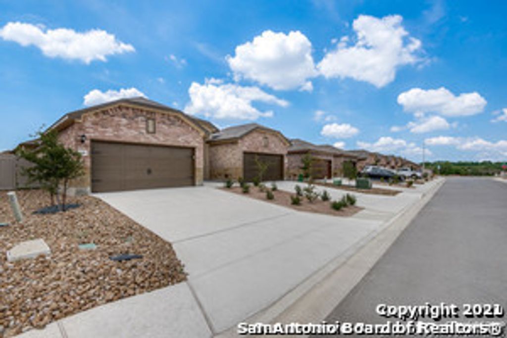 Photo of 1111 Renee Way, Seguin, TX 78155 (MLS # 1912267)