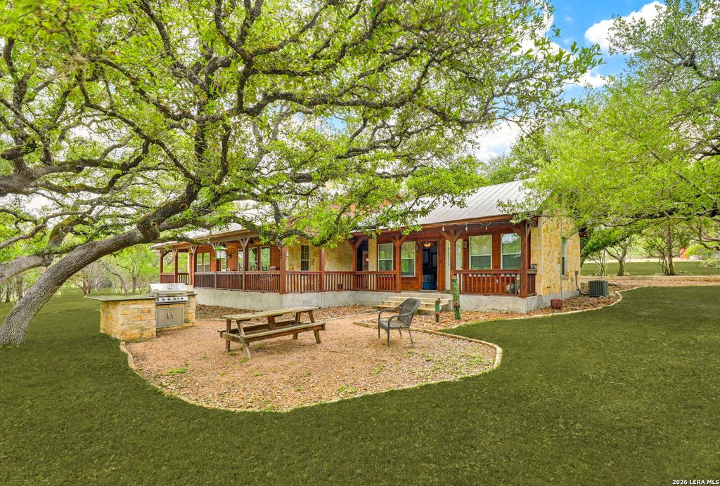 Photo of 213 Timber View, Boerne, TX 78006 (MLS # 1960538)