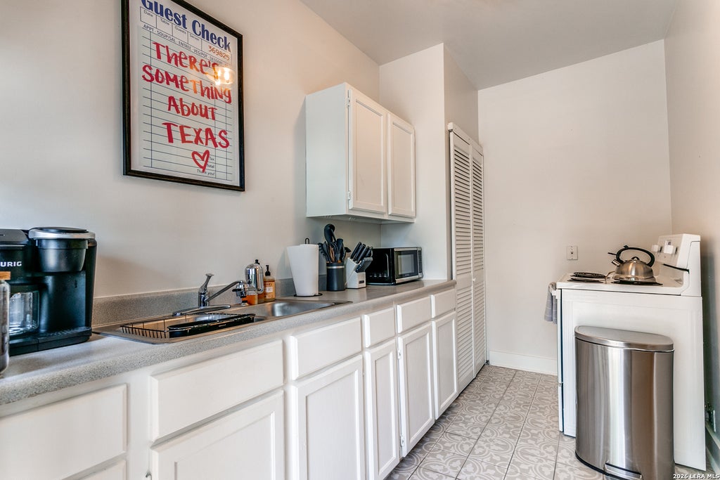 Photo of 277 Post Ave, San Antonio, TX 78215 (MLS # 1998166)