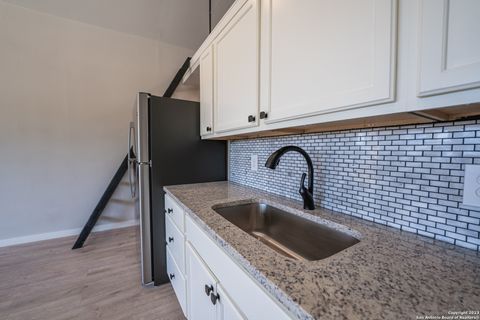 Tiny photo for 1225 TEXAS OAKS D #D, Spring Branch, TX 78070 (MLS # 1933220)