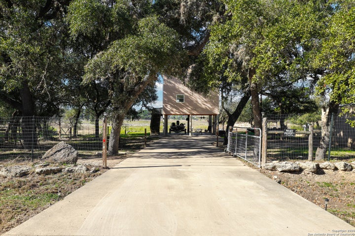 Photo 1 of 39 — 622 Pebble Beach, Lakehills, TX 78063