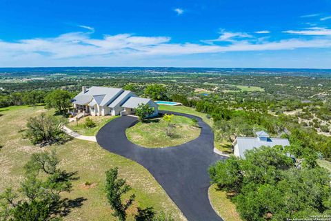 211 Mill Dam Rd Comfort TX 78013