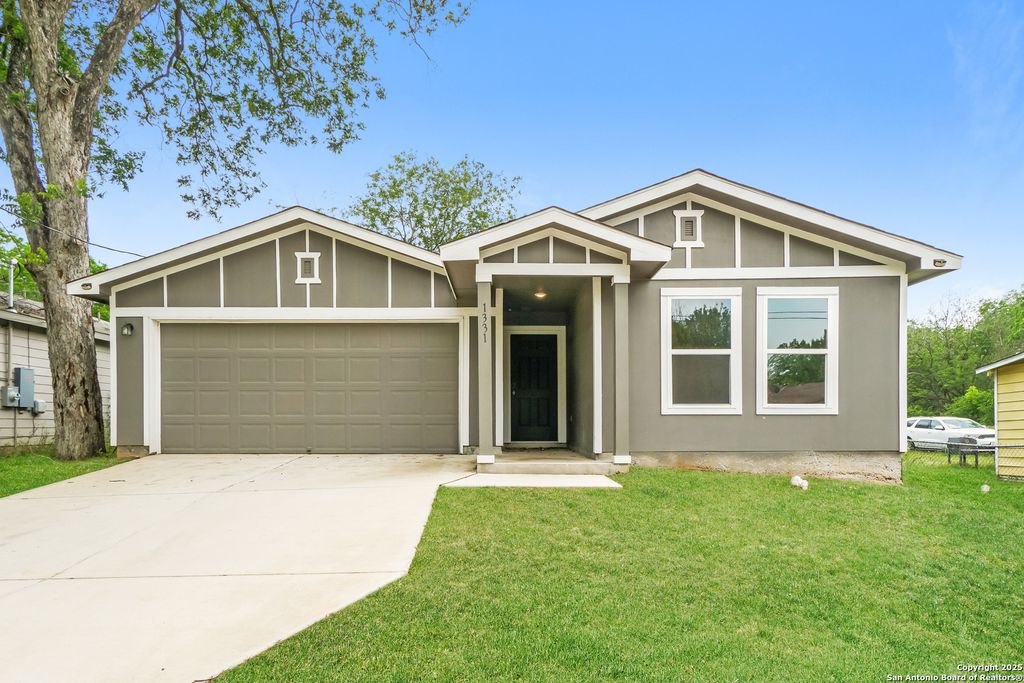 Photo of 1331 Hidalgo, Seguin, TX 78155 (MLS # 1911718)