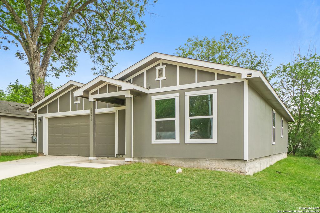 Photo of 1331 Hidalgo, Seguin, TX 78155 (MLS # 1911718)