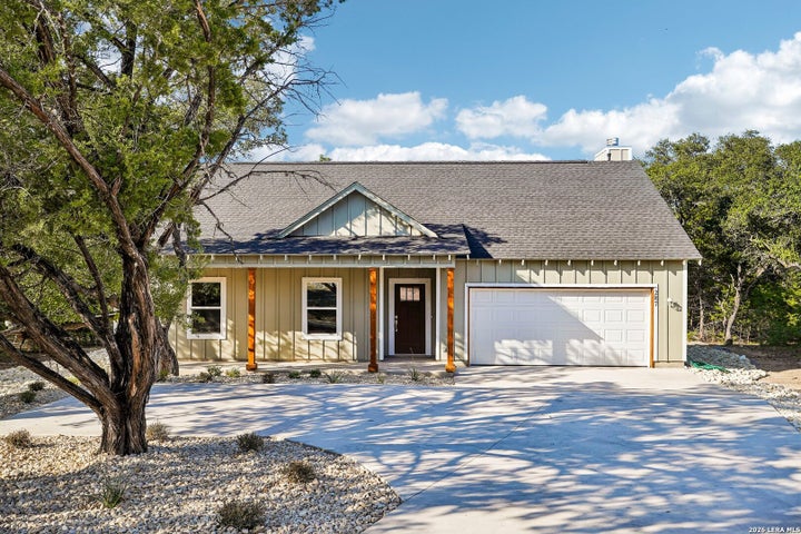 Photo 1 of 26 — 287 DEER OAKS DR, Lakehills, TX 78063