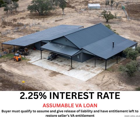 365 Bluff Creek Center Point TX 78010