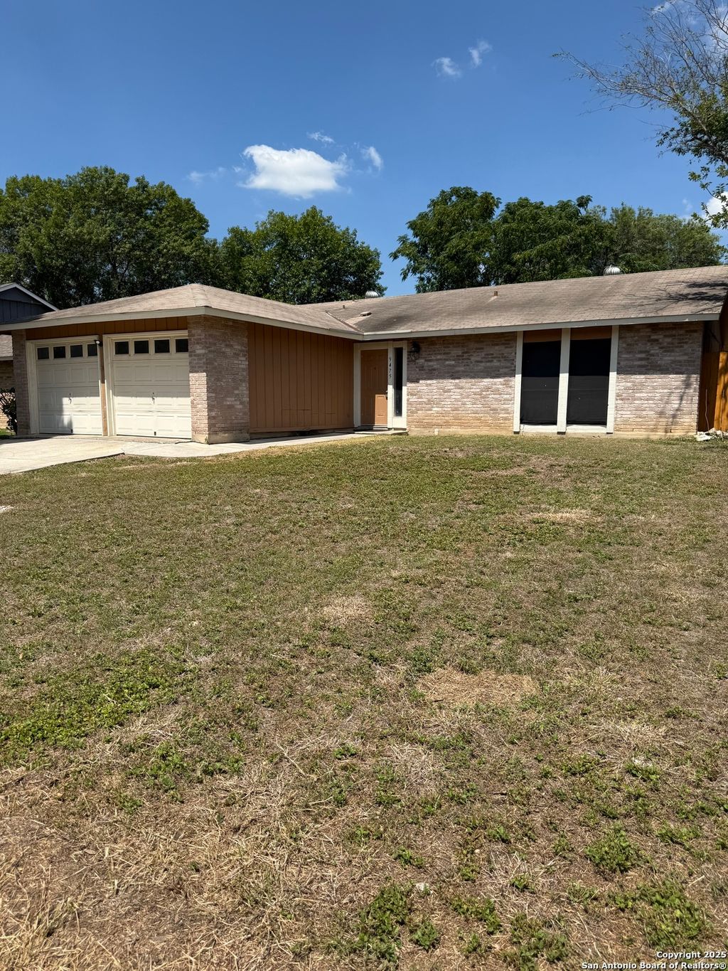 Photo of 9475 BOWEN DR, San Antonio, TX 78250 (MLS # 1898325)