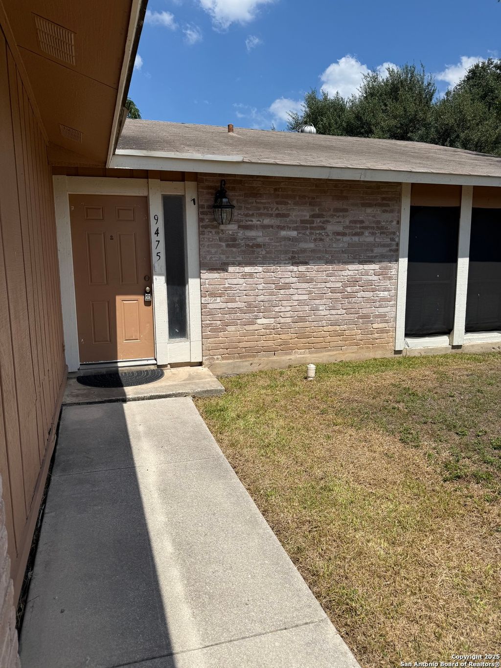 Photo of 9475 BOWEN DR, San Antonio, TX 78250 (MLS # 1898325)