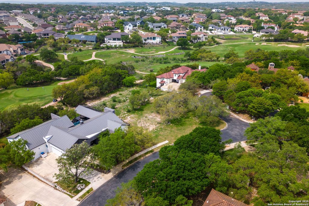 Photo of 602 Sandtrap Ct, San Antonio, TX 78260 (MLS # 1857305)