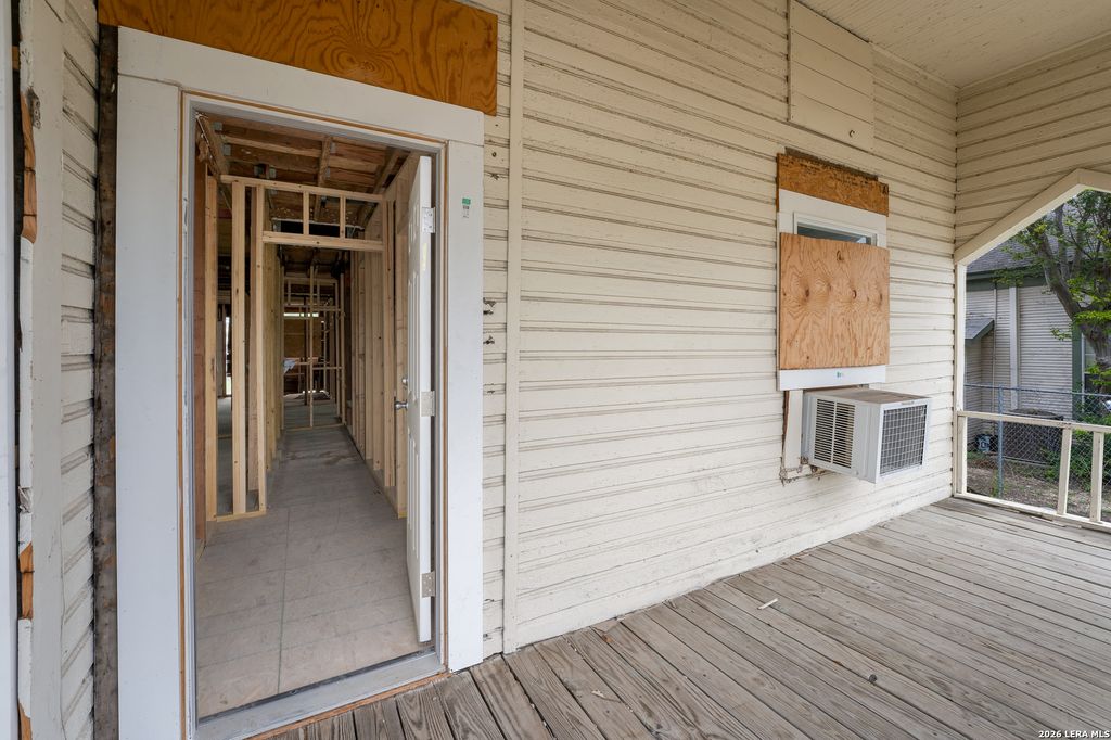 Photo of 207 CORNELL AVE, San Antonio, TX 78201 (MLS # 1963357)