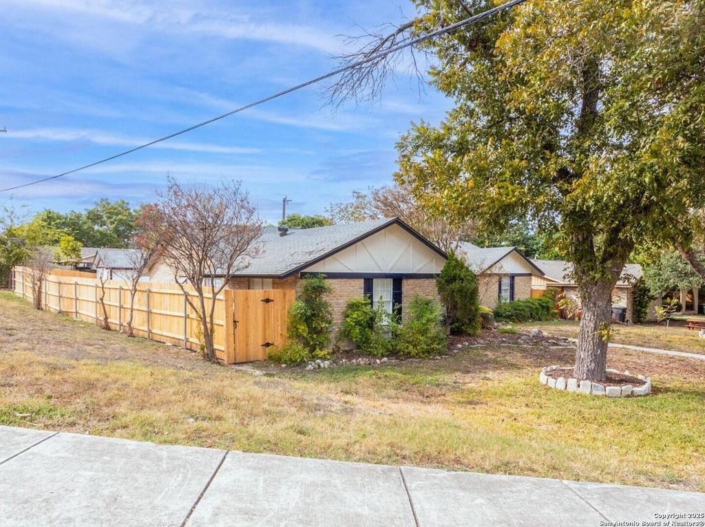 Photo of 1002 Mt Riga, San Antonio, TX 78213 (MLS # 1930265)