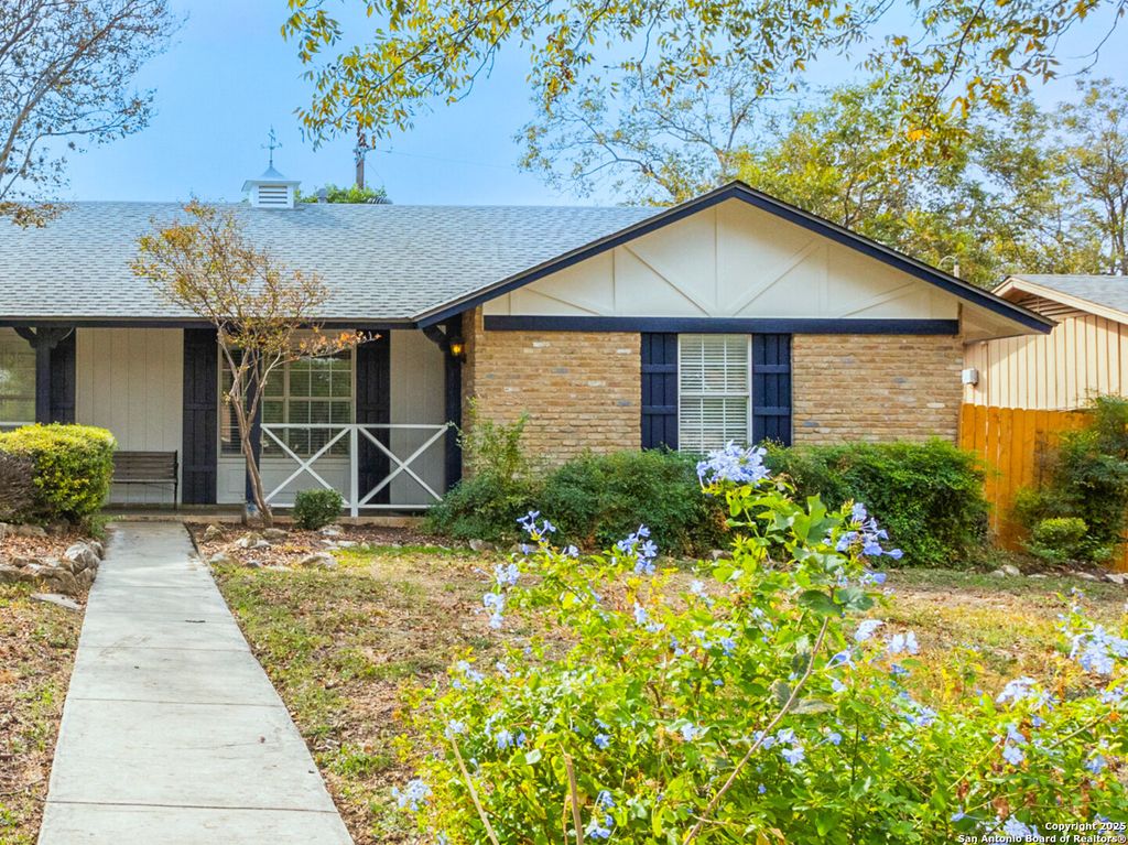 Photo of 1002 Mt Riga, San Antonio, TX 78213 (MLS # 1930265)