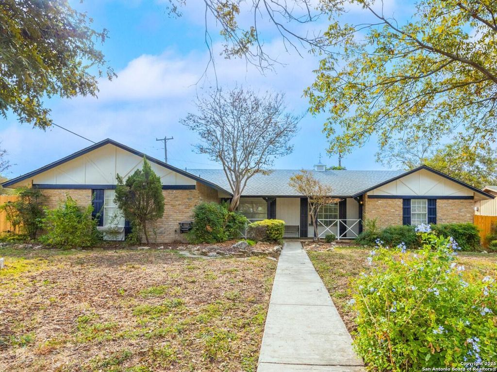 Photo of 1002 Mt Riga, San Antonio, TX 78213 (MLS # 1930265)