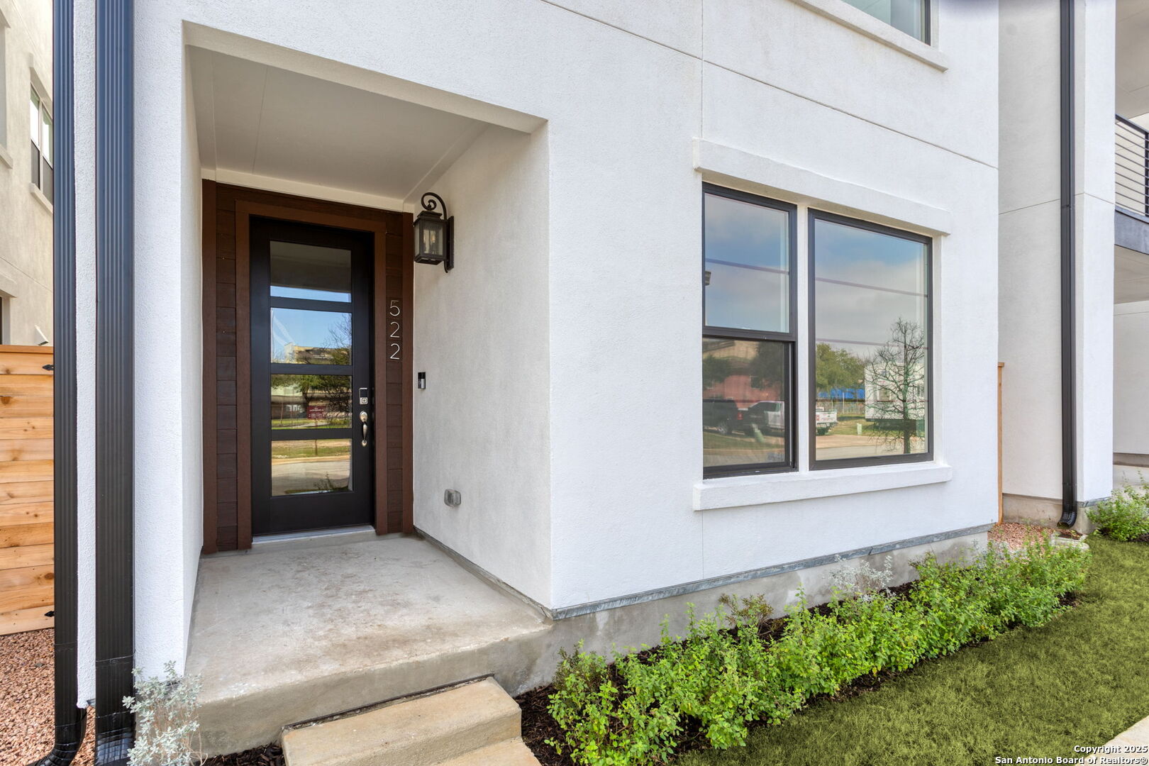 558 McMonigal Pl