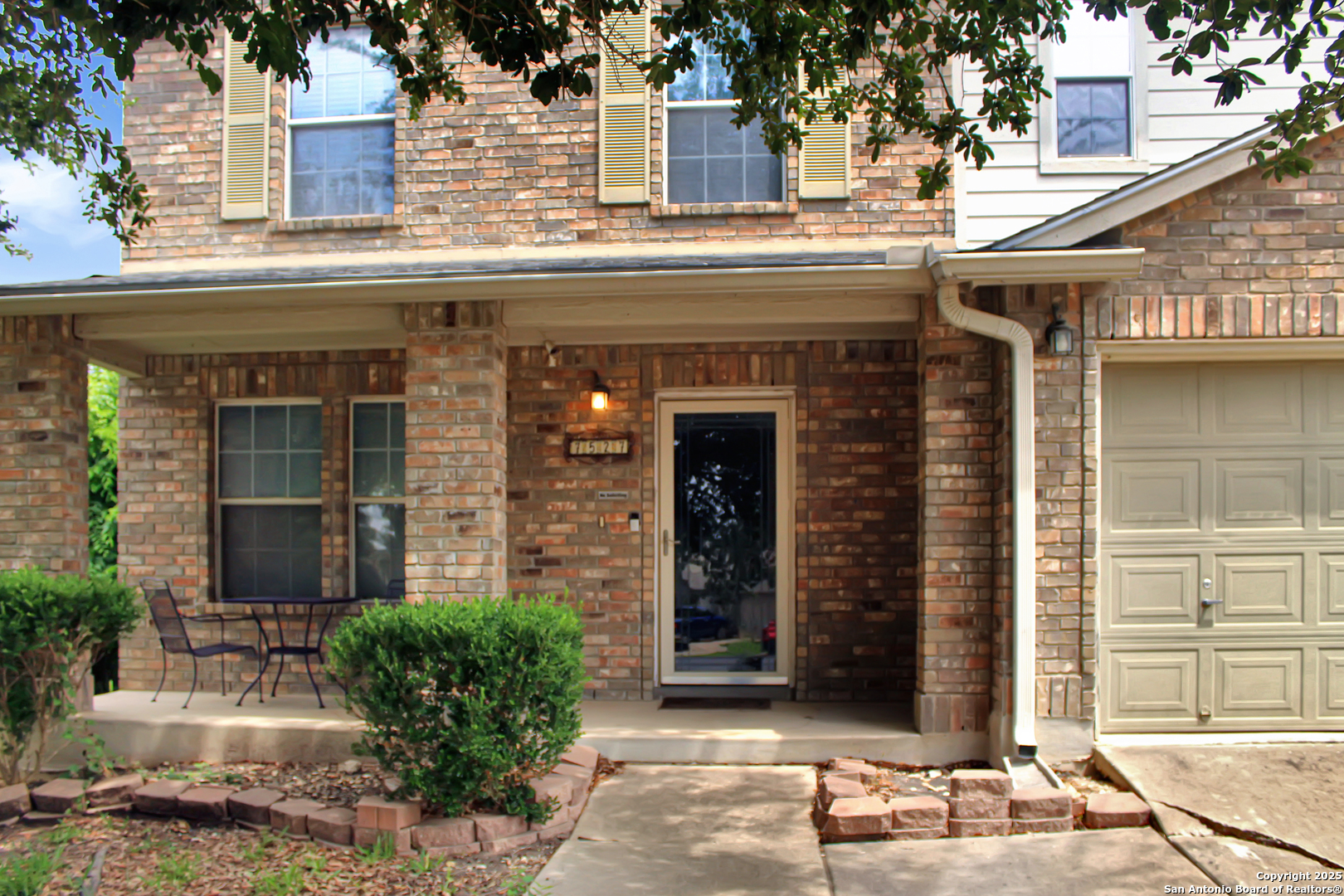 7527 Escada Crest