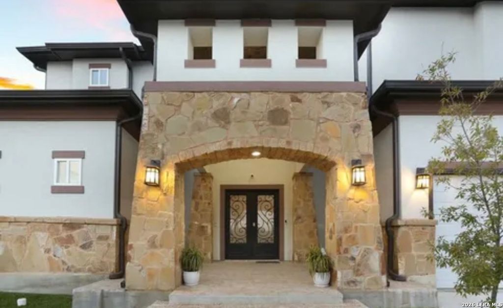 Photo of 1811 Barrett Palms, San Antonio, TX 78224 (MLS # 1951077)