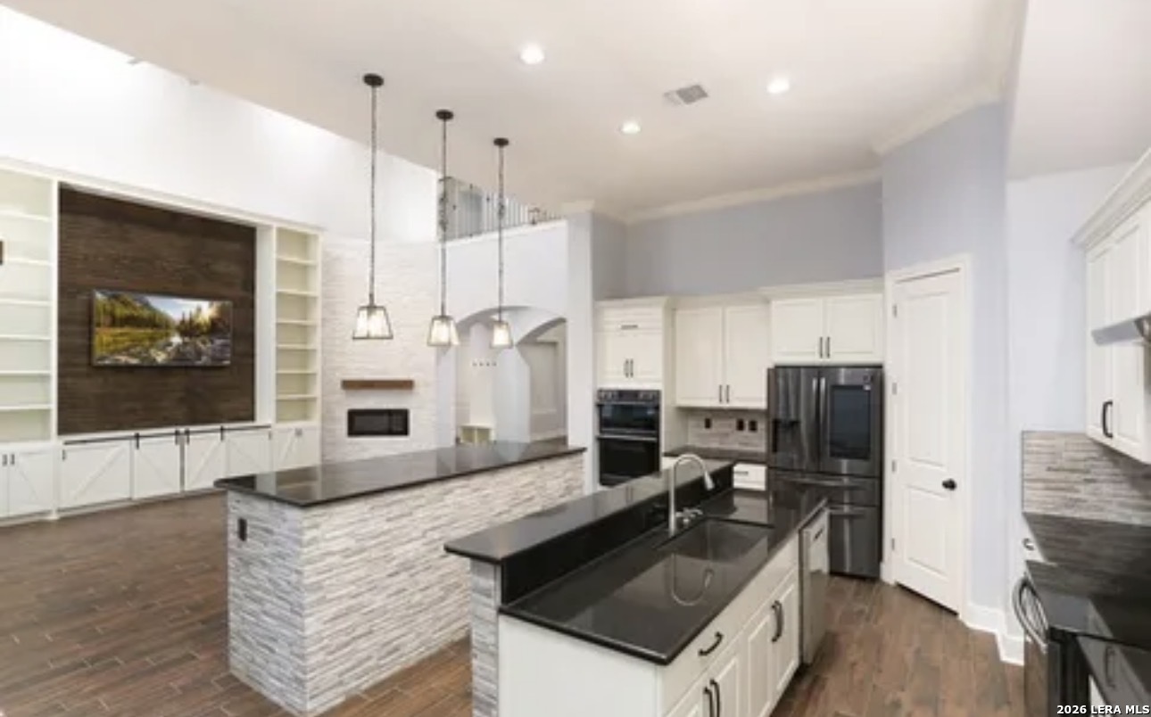 Search 1811 Barrett Palms